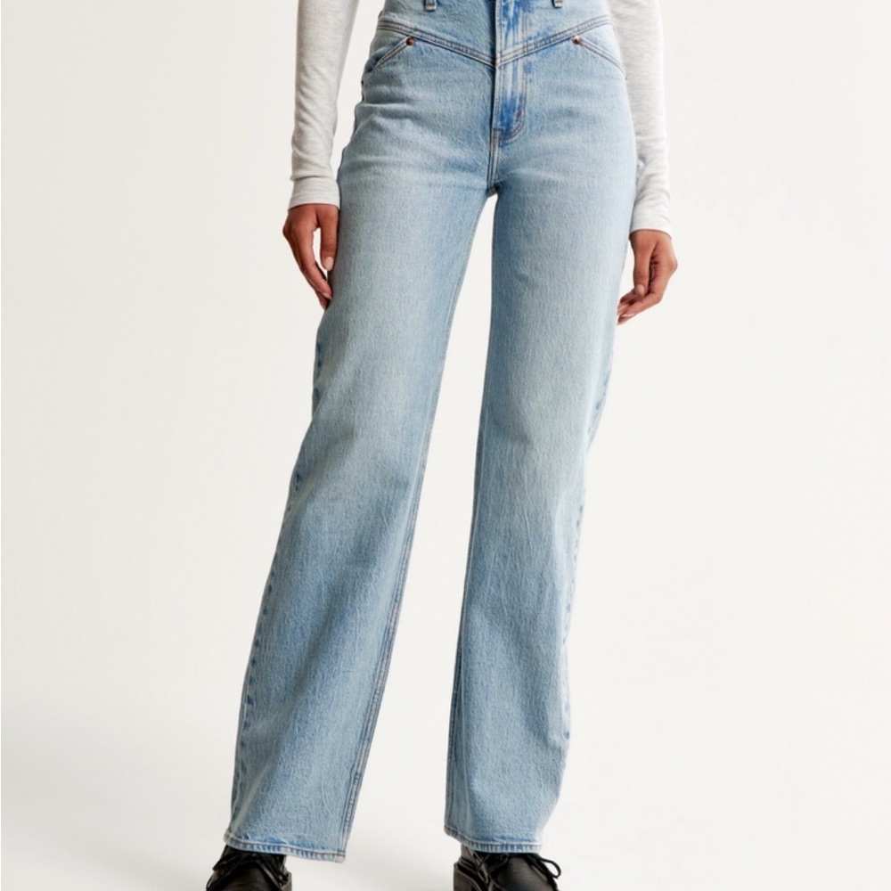 Abercrombie & Fitch 90s relaxed High Rise Jeans with front yolk